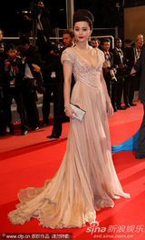 幻灯图集：《日照重庆》戛纳首映 王小帅获最高礼遇