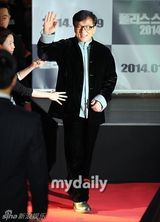 组图：成龙首尔出席《警察故事2013》韩国首映