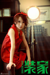 高清组图：李念清新家居写真 优雅姿态妩媚动人