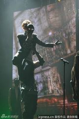 组图：张佑赫劲歌热舞活力四射 周笔畅突破自我