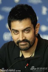 高清组图：柏林评审团成员发布会 小金熊奖杯闪耀