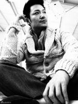 高清：李宗翰推出黑白写真 轻熟男当道眼神忧郁