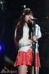 高清：长阳音乐节第2日 谢天笑重奏国歌左小掀高潮