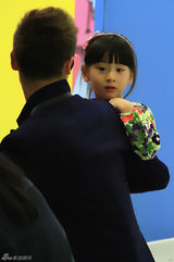 组图：田亮父女火热荧屏 浪漫享受甜蜜时光