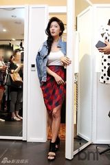 组图：金多炫Clara等出席活动展迷人魅力