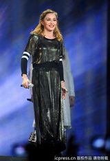 组图：麦当娜挑逗肌肉男上演致命诱惑