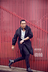 明星爱街拍：黄觉阚清子演绎黑白经典