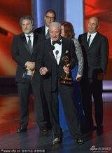 组图：《烛台背后》获艾美奖迷你剧最佳剧集