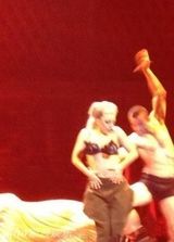 组图：Lady GaGa香港开唱 圈内众星纷纷“朝圣”