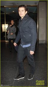 组图：可儿与前夫奥兰多相伴出街 潮范互不输阵