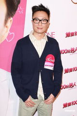 组图：郑中基为女儿变顾家 梁咏琪拍戏考虑老公感受