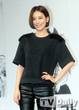 组图：金亨俊携手多顺等宣传《爱情乘歌而来》