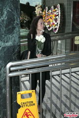 组图：陈僖仪遗体火化 亲朋好友送别