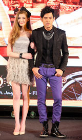 组图：《天台》发布会 周杰伦携女主角首次亮相