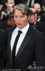 幻灯图集：《蒙彼利埃公主》首映 名模爱娃性感亮相