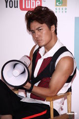 组图：吴克群承认与阿娇合作 盼媒体勿二度伤害她