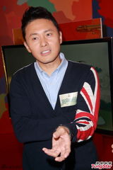 组图：张达明正式复出 明年开秀兼执导电影