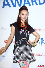 组图：炎亚纶胡宇崴活动现身引粉丝尖叫