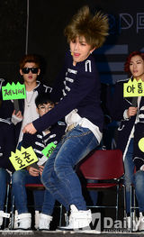 组图：韩国13人男团ToppDogg新专辑首唱会