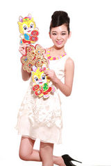 组图：章雯淇淡雅写真 为新年送祝福