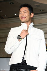 组图：黄晓明台湾出席活动称最迟40岁结婚