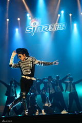 高清组图：新浪网络盛典现场杰克逊“复活”