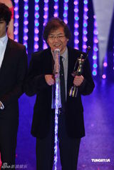 幻灯：香港金像奖现场 《岁月神偷》获最佳歌曲奖