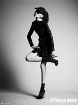 高清：名模李丹妮造型性感出镜 登时尚杂志封面 