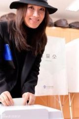 组图：众韩星积极参与总统票选 晒个性认证照