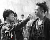 组图：《四大名捕2》发动作特辑 邓超为戏挂彩