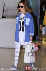 组图：少女时代Kara与IU等结束泰国公演飞抵韩国