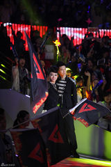 组图：华晨宇快男夺冠欧豪惜败 春春笔笔拥抱