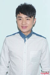 组图：钱嘉乐汤盈盈秀恩爱 人妻梁靖琪同场亮相