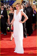 高清组图：绯闻女孩莉顿-梅斯特红唇白裙似精灵公主