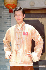 幻灯：刘璇首拍TVB剧众星拱月 不熟粤语助手翻译 