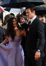 组图：黑眼豆豆主唱菲姬诞子 盘点夫妻恩爱照