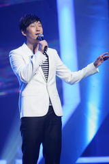 高清组图：新浪网络盛典 满江献唱《中华诵》