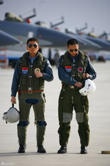 高清组图：电影《歼十出击》帅气男兵剧照