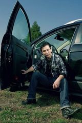 组图：赵毅拍越野杂志写真 演绎小人物的大从容