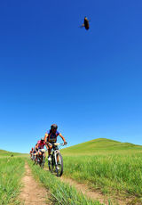 铁木真国际草原山地车及草原马拉松赛大奖决出