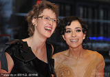 幻灯图集：《在路上》首映变庆生会 主席热拥导演