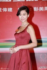 组图：梁政珏透视露内衣 徐子珊暧昧女女吻