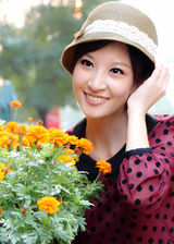 组图：马薇薇早秋写真清新典雅