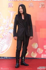 群星亮相金曲奖红毯 蔡依林美腿梁静茹性感(图)