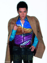 组图：冯绍峰连登三本杂志封面 为《画皮2》卖力宣传