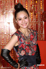 高清组图：英皇群星拍贺年MV 阿娇(钟欣桐)娇艳动人