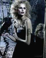 组图：超模哈娜-索库波娃魔幻大片曝光 妆容复古艳丽