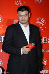 组图：佘诗曼化身姚明粉丝 张静初冷对传闻