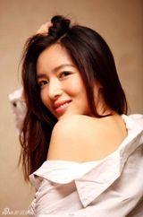 组图：新晋小花旦叶倩云浴室写真秀性感