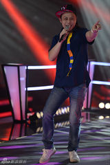 组图：《好声音》哈林战队激情上演旧曲新编